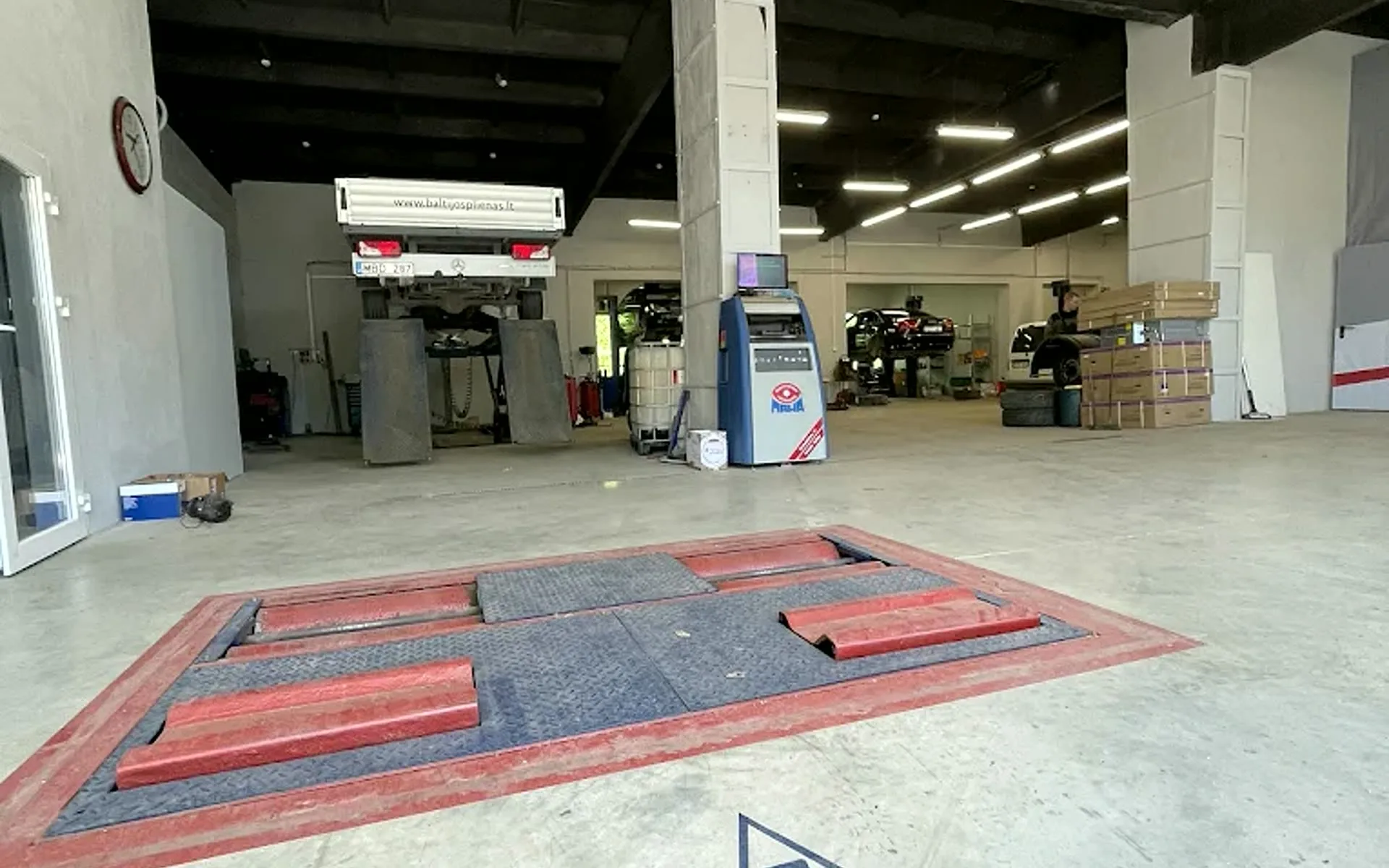 Autodita autoserviso darbo zona Elektrėnų gatvėje Kaune